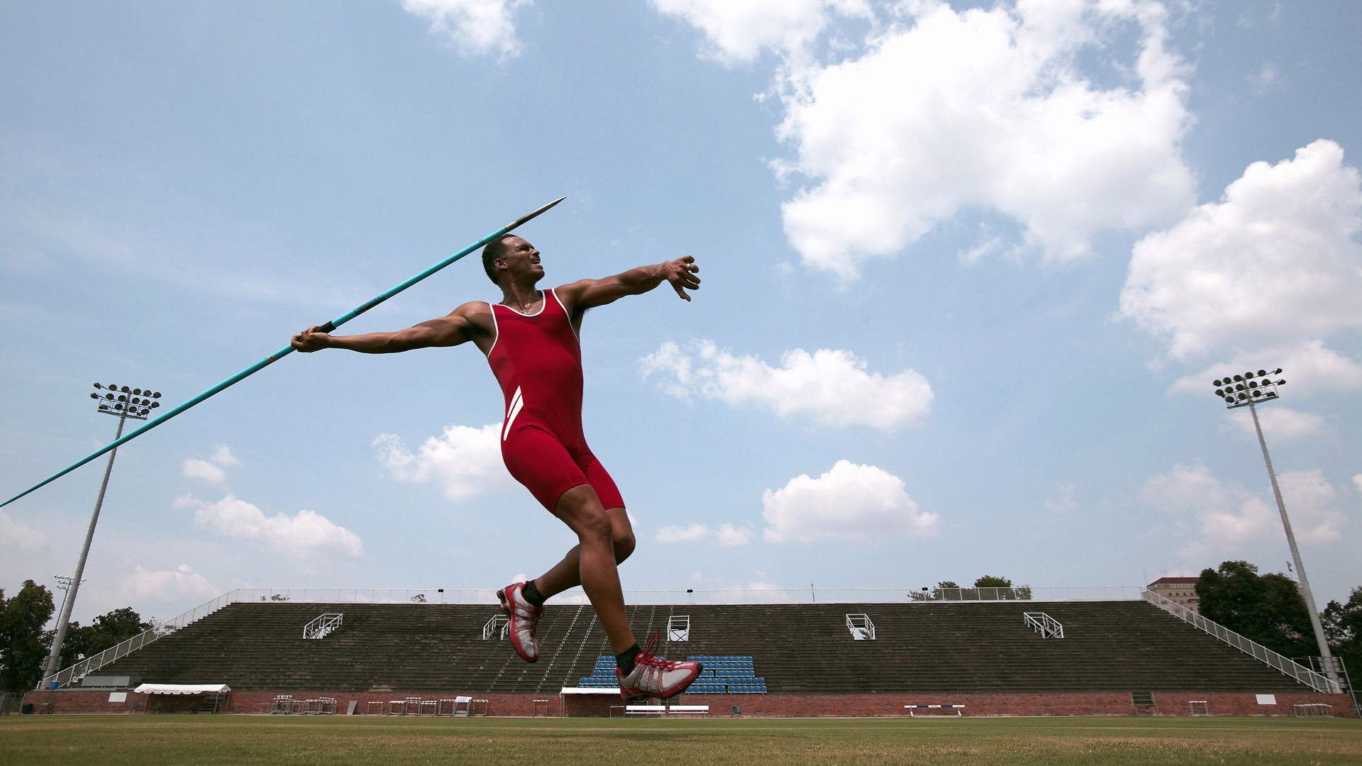 “安赫尔·巴尔博萨的进攻组合与防守调整,助力美洲狮队迎接更强挑战”